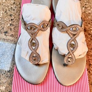 Women’s size 7 1/2 sandals